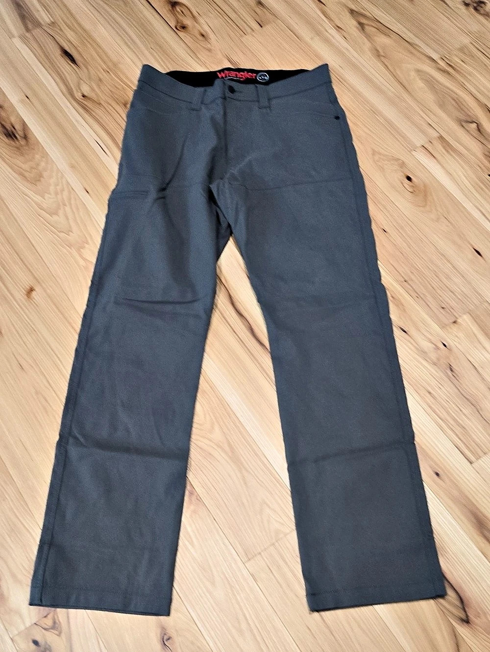 Wrangler ATG by Wrangler Men's Synthetic Utility Men's Gray Cargo Pants 32x32